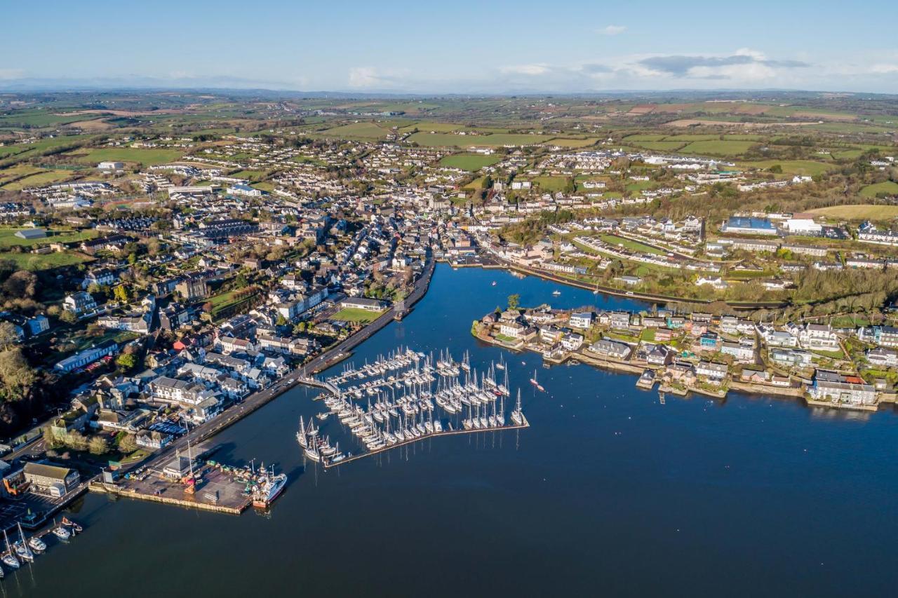 The Town House Kinsale, Hosted By Exquisite Holiday Homes, Sleeps 16 Dış mekan fotoğraf