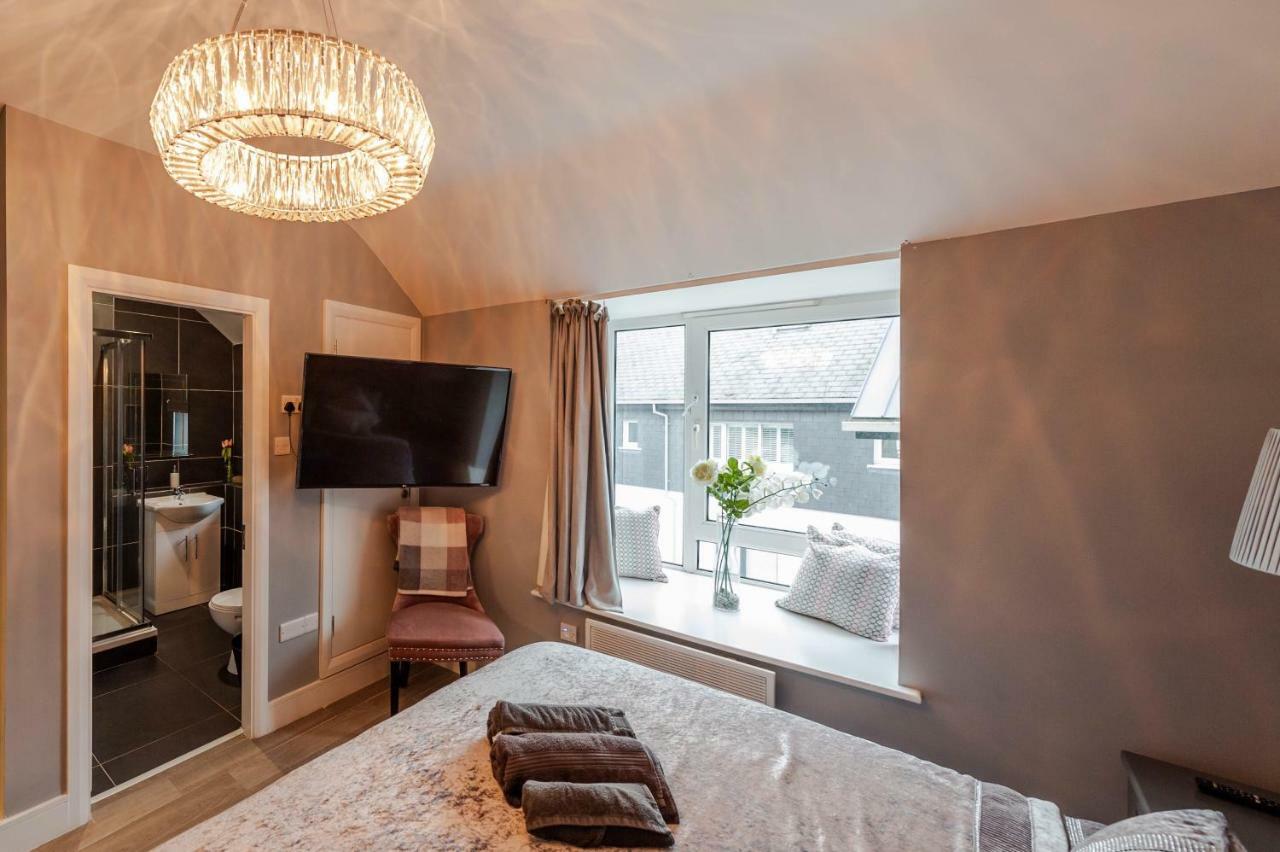 The Town House Kinsale, Hosted By Exquisite Holiday Homes, Sleeps 16 Dış mekan fotoğraf