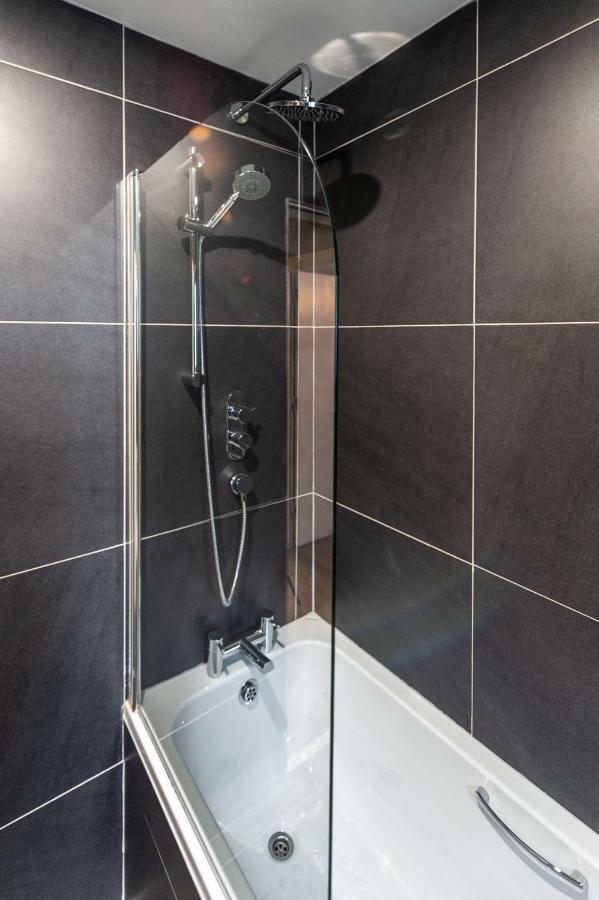 The Town House Kinsale, Hosted By Exquisite Holiday Homes, Sleeps 16 Dış mekan fotoğraf